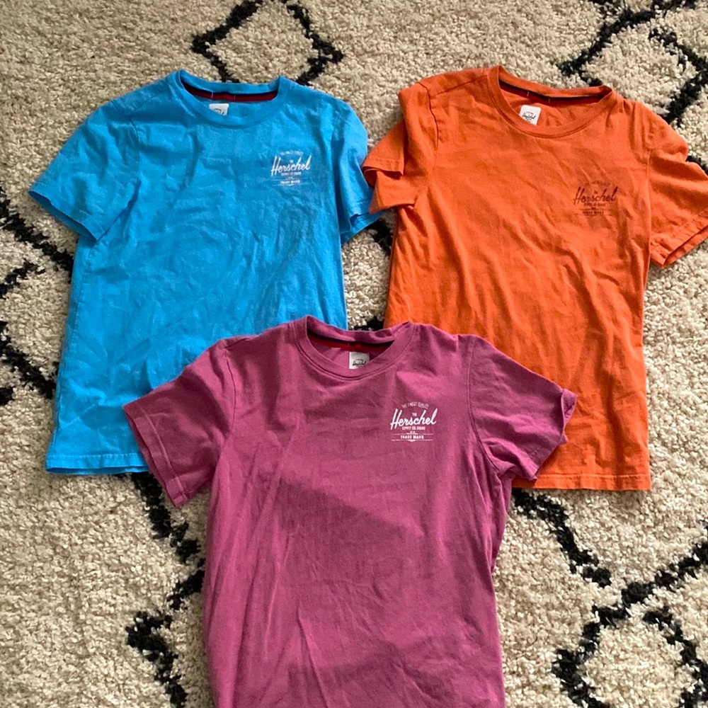 Herschel short sleeve tees size small brand new
